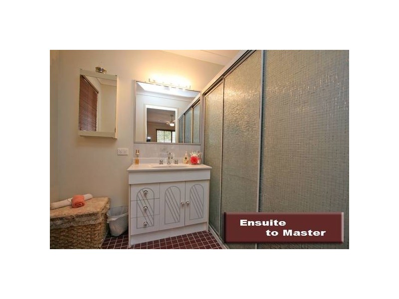 20 Acorus Crt., Regents Park QLD 4118