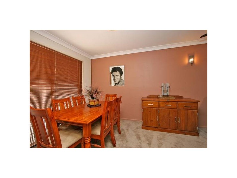 20 Acorus Crt., Regents Park QLD 4118