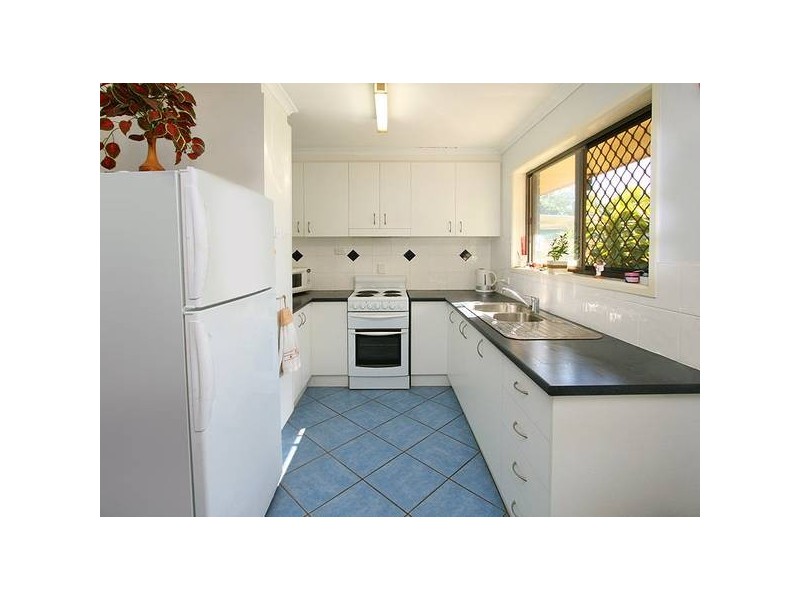 15 Whitcomb Street, Hillcrest QLD 4118