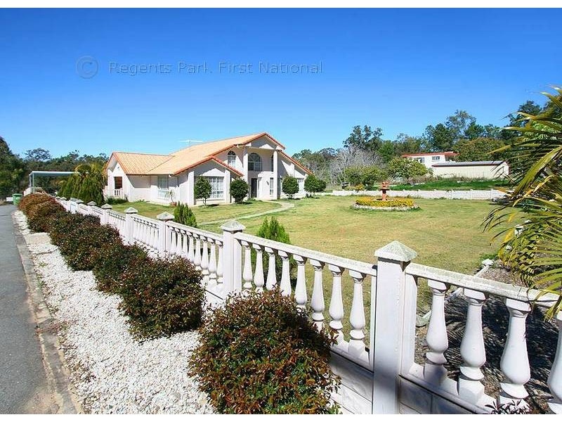 672 Middle Road, Greenbank QLD 4124