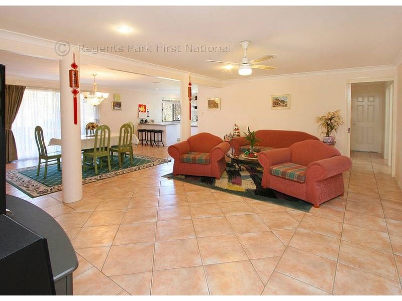 672 Middle Road, Greenbank QLD 4124