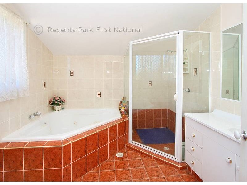 672 Middle Road, Greenbank QLD 4124