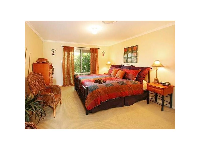 33 Newburn Street, Hillcrest QLD 4118