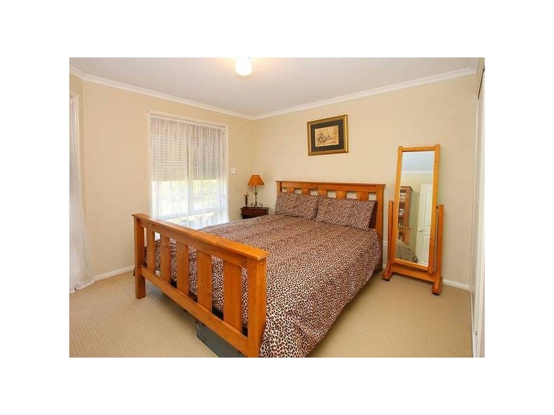 33 Newburn Street, Hillcrest QLD 4118