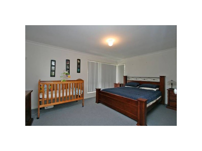 122 Emerald Drive, Regents Park QLD 4118