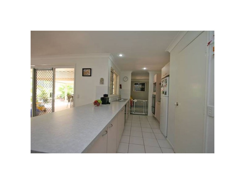 122 Emerald Drive, Regents Park QLD 4118