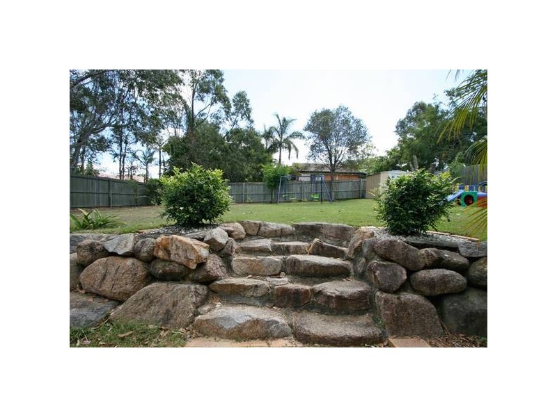 122 Emerald Drive, Regents Park QLD 4118