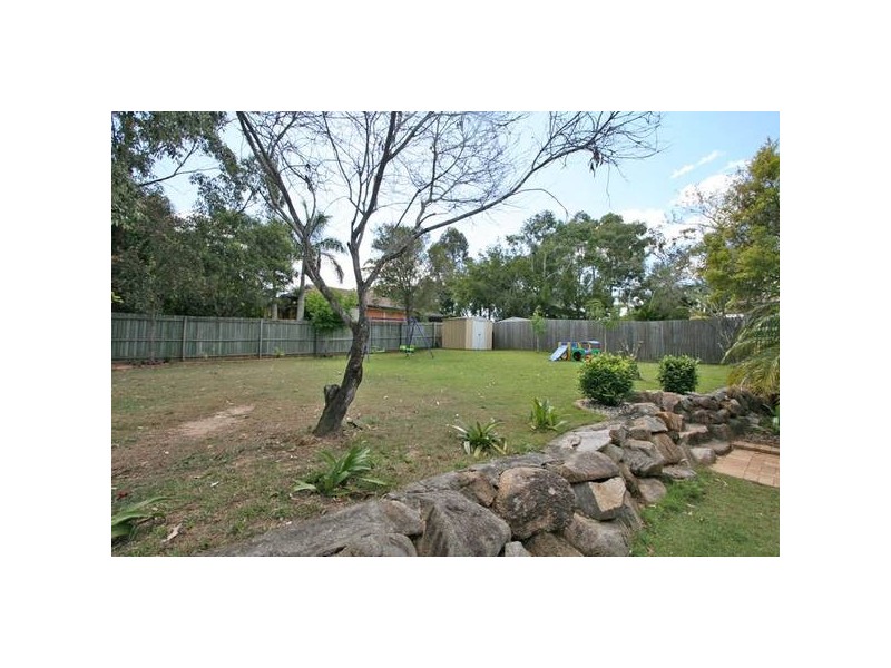 122 Emerald Drive, Regents Park QLD 4118