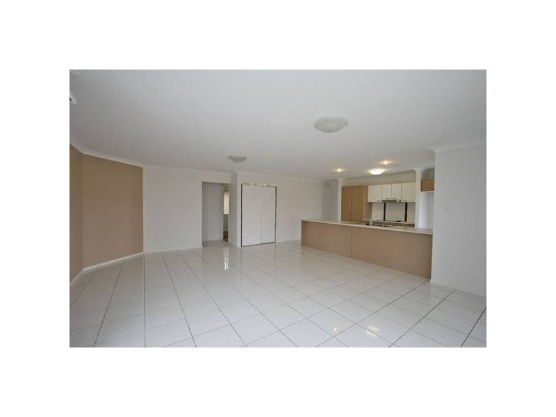 14 SUNRISE CRESCENT, Regents Park QLD 4118