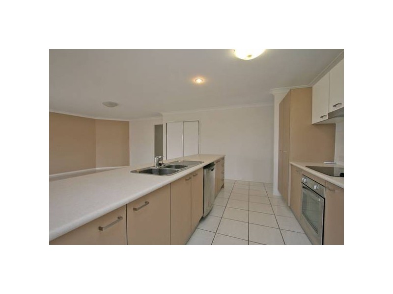 14 SUNRISE CRESCENT, Regents Park QLD 4118
