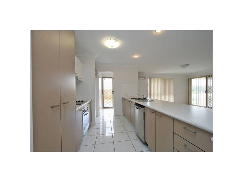 14 SUNRISE CRESCENT, Regents Park QLD 4118