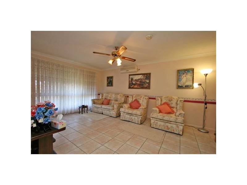 Regents Park QLD 4118