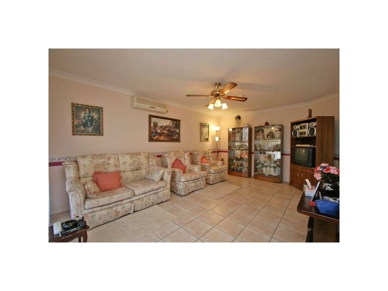 Regents Park QLD 4118