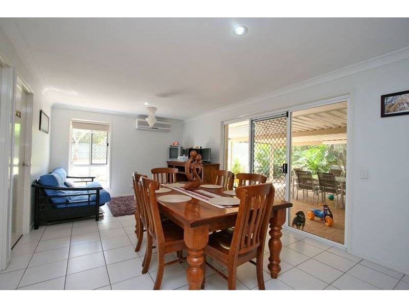 122 EMERALD DRIVE, Regents Park QLD 4118