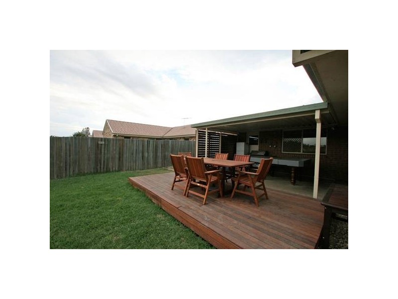 11 Park Close, Hillcrest QLD 4118