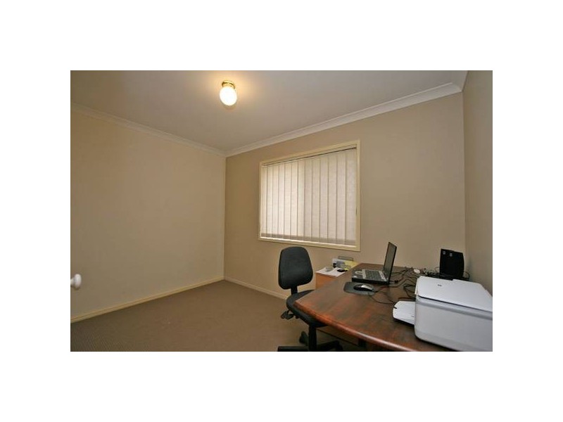 11 Park Close, Hillcrest QLD 4118