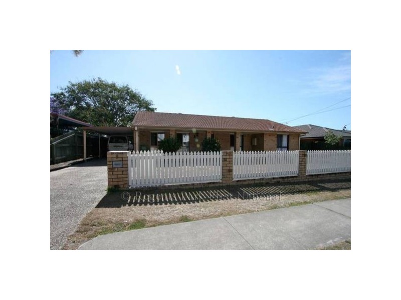 5 WISTERIA DRIVE, Regents Park QLD 4118