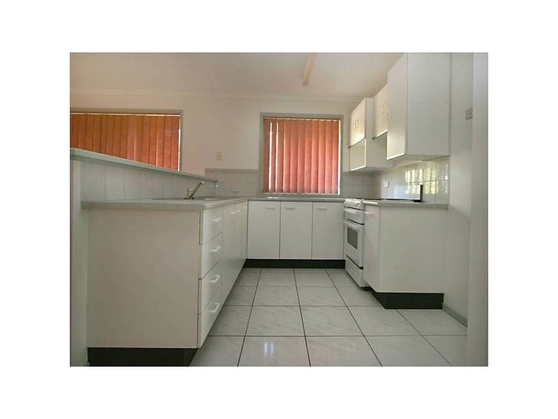 7 THISTLE STREET, Regents Park QLD 4118