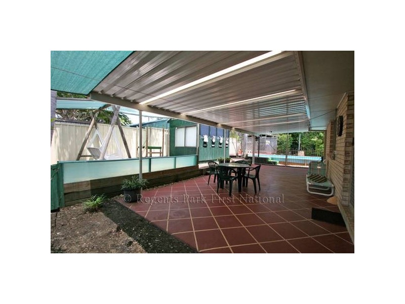 102 Bottlebrush Drive, Regents Park QLD 4118