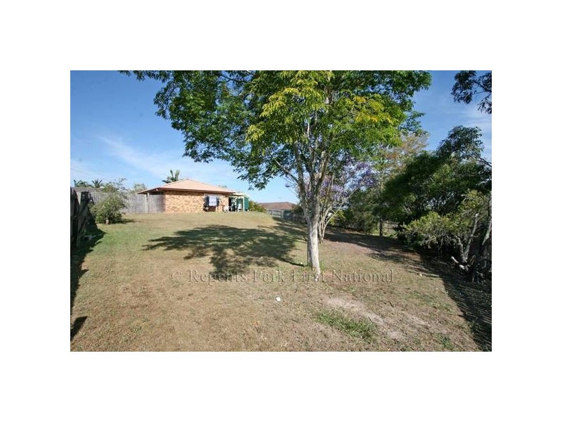 28 Cocas St, Regents Park QLD 4118