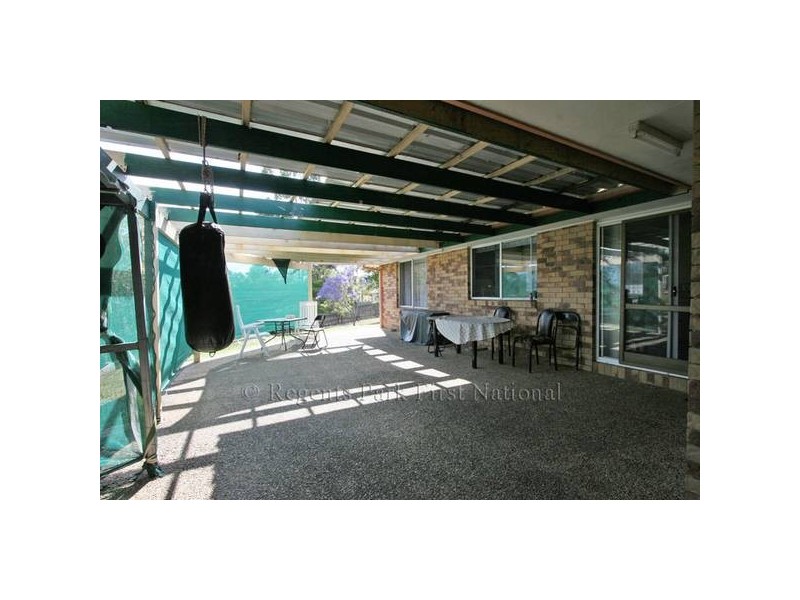 28 Cocas St, Regents Park QLD 4118