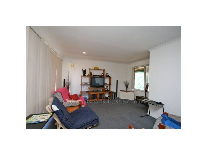 28 Cocas St, Regents Park QLD 4118