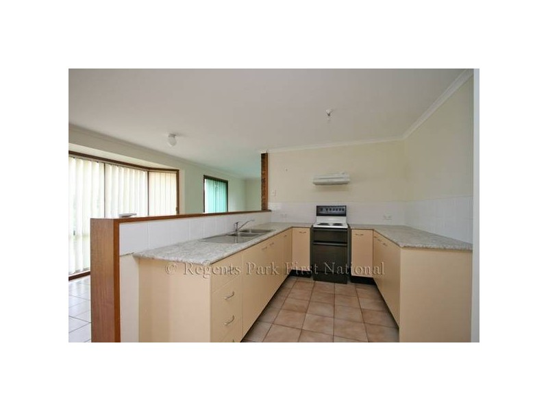 24 Greenvale Crt.,, Regents Park QLD 4118