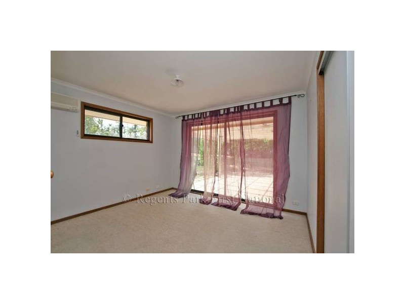 24 Greenvale Crt.,, Regents Park QLD 4118