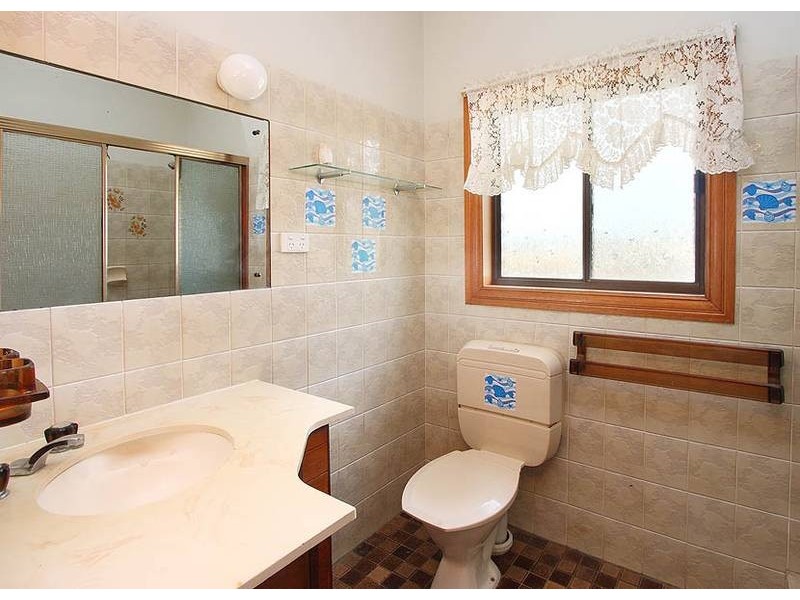 7 Resi Drive, Regents Park QLD 4118