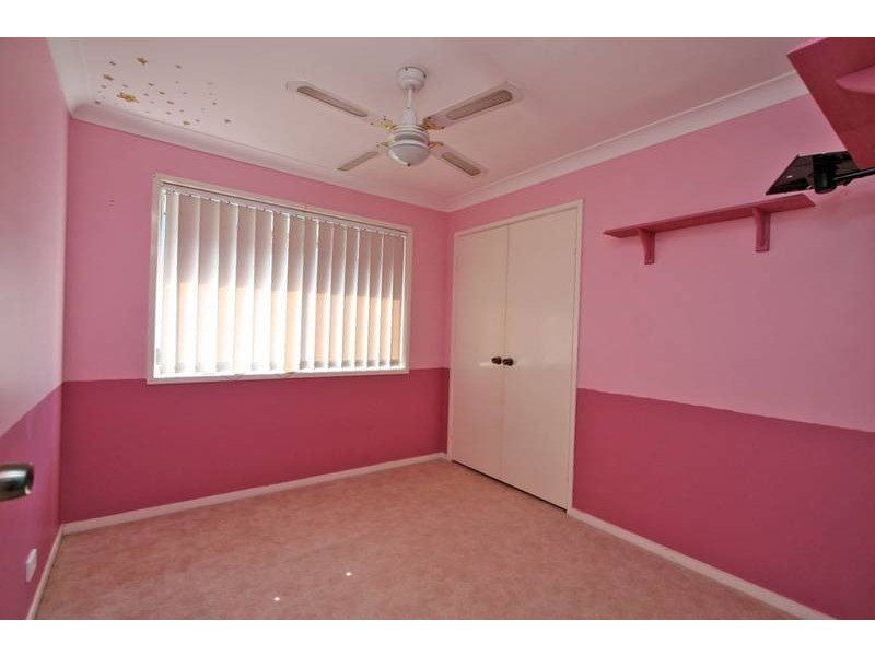 5 Renee Street, Regents Park QLD 4118