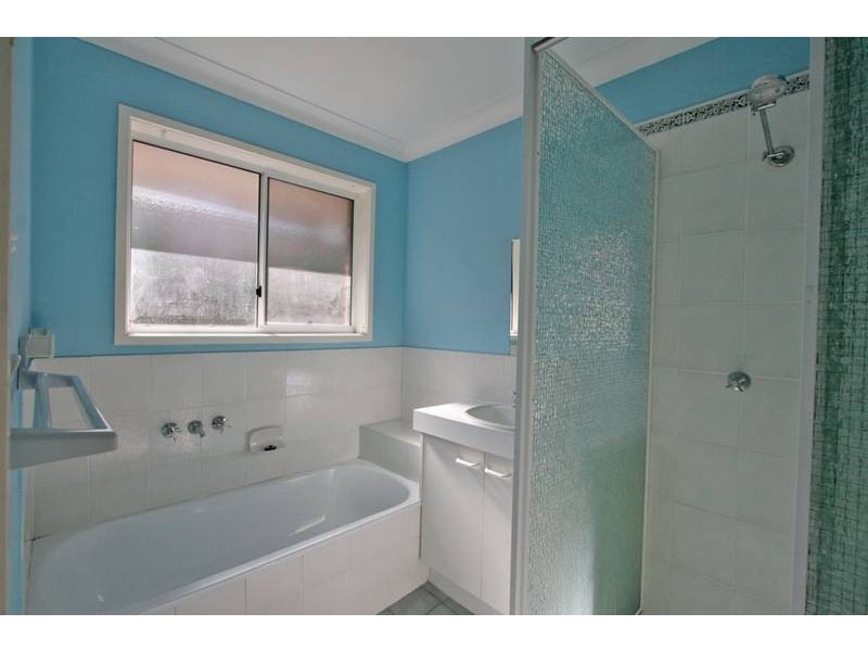 5 Renee Street, Regents Park QLD 4118