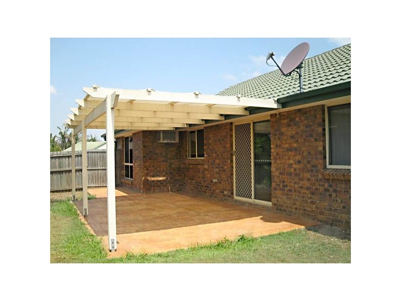 11 BARRON COURT, Hillcrest QLD 4118
