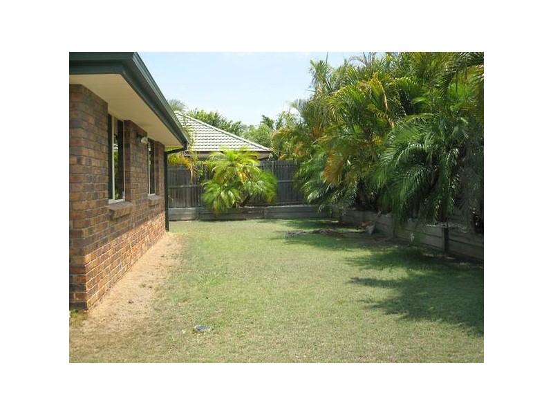 11 BARRON COURT, Hillcrest QLD 4118