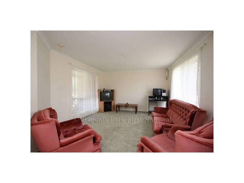 6 Noble Court, Regents Park QLD 4118