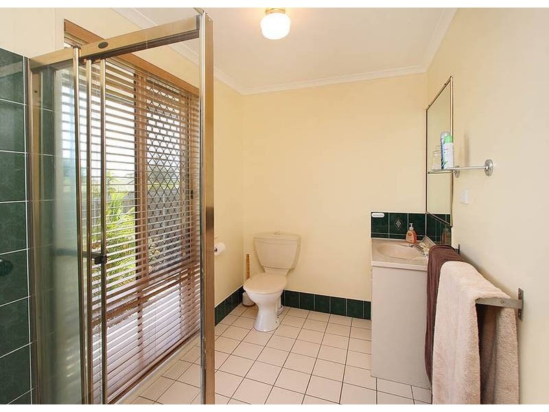 13 Barcoo Ct, Hillcrest QLD 4118