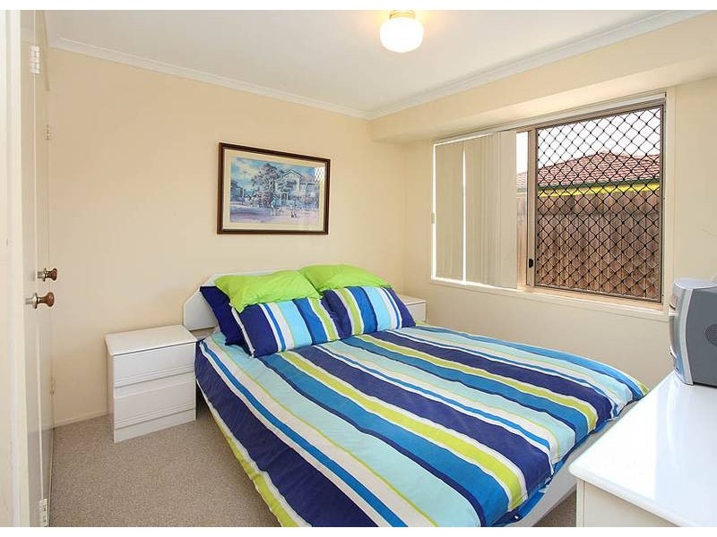 13 Barcoo Ct, Hillcrest QLD 4118