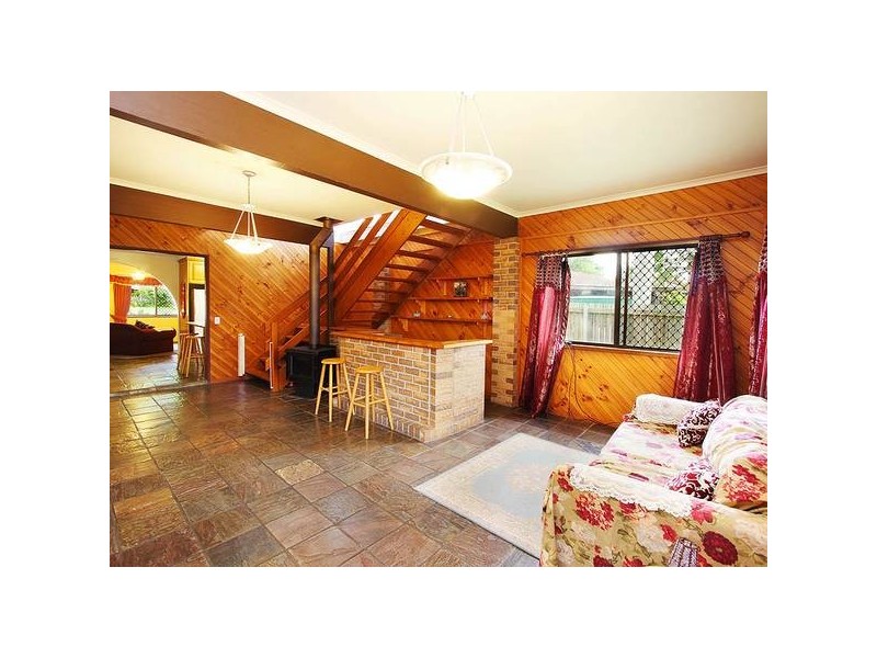 64 Peverell Street, Hillcrest QLD 4118