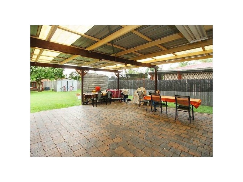 64 Peverell Street, Hillcrest QLD 4118