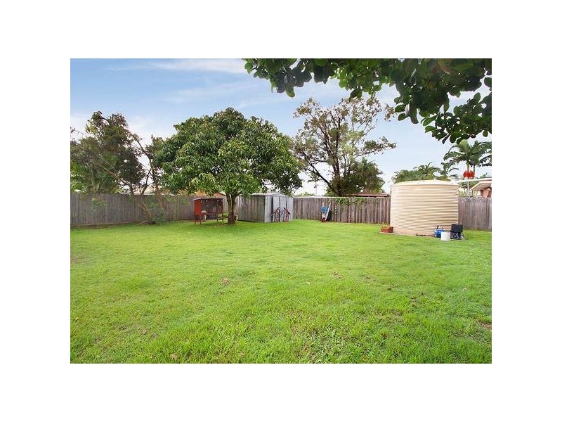 64 Peverell Street, Hillcrest QLD 4118