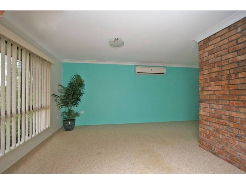 4 Bottlebrush Drive, Regents Park QLD 4118