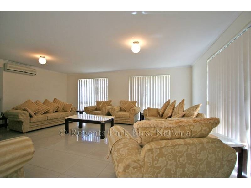 20 Hydrabad Street,, Regents Park QLD 4118