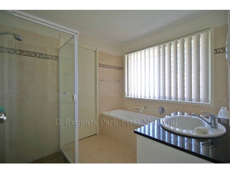 20 Hydrabad Street,, Regents Park QLD 4118