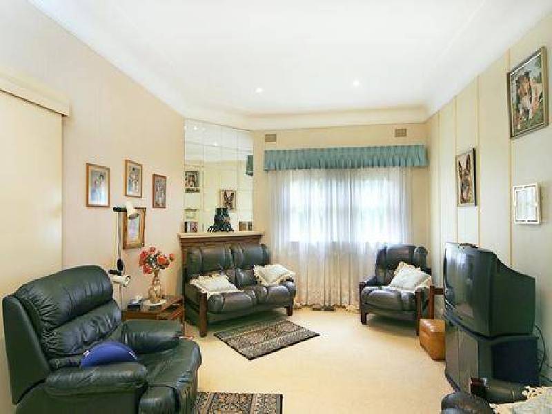 2 Currawang Street, Concord West NSW 2138