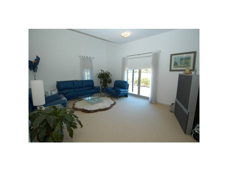 2 Edgewood Crescent, Cabarita NSW 2137