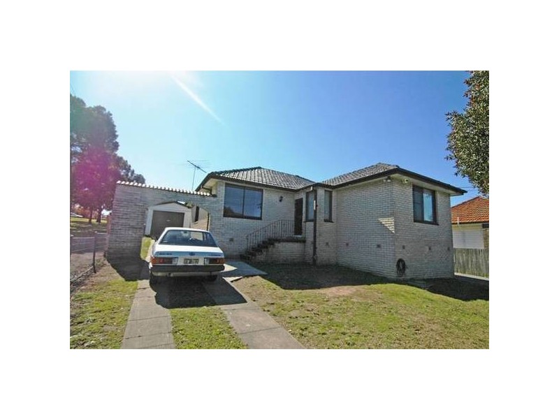 1 Rebecca Road, Greenacre NSW 2190