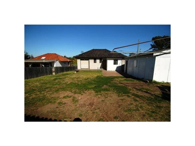 1 Rebecca Road, Greenacre NSW 2190