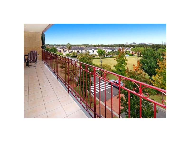 18/11 Settlers Boulevard, Liberty Grove NSW 2138