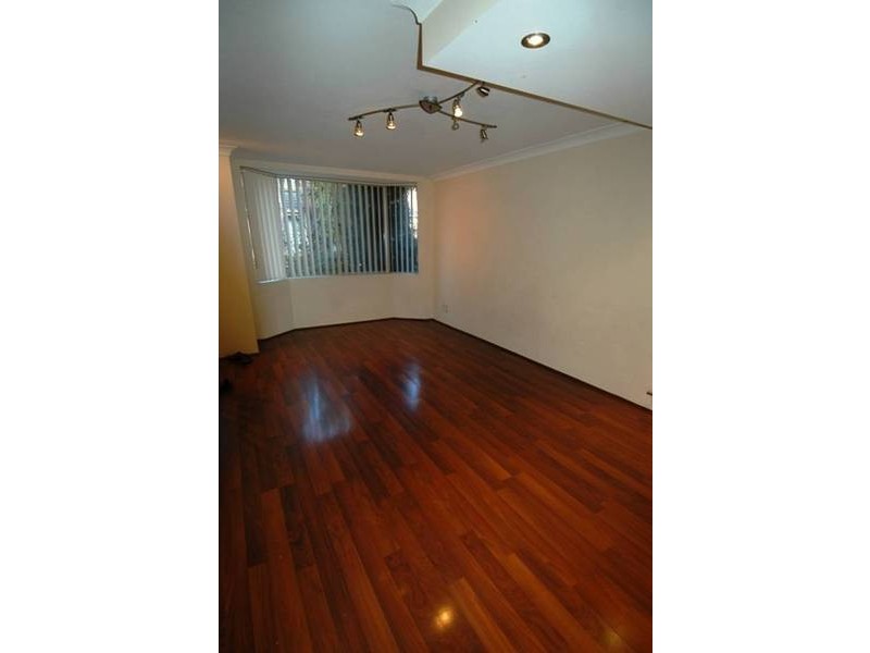 8/65 Underwood Road, Homebush NSW 2140