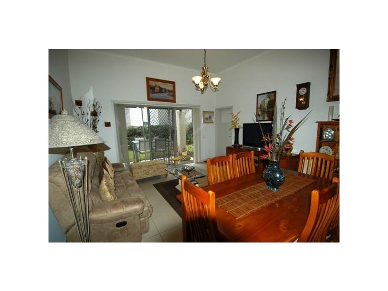 1 Roycroft Ave (Fully Furnished), Newington NSW 2127