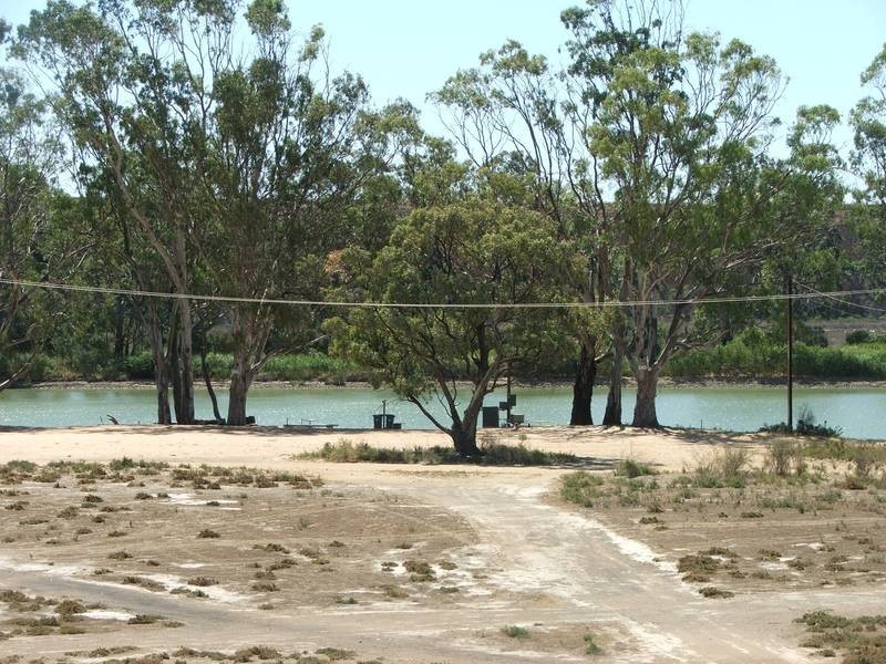 Shack 8 Kroehns Landing, Nildottie SA 5238